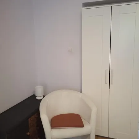 Parterowy Lägenhet *